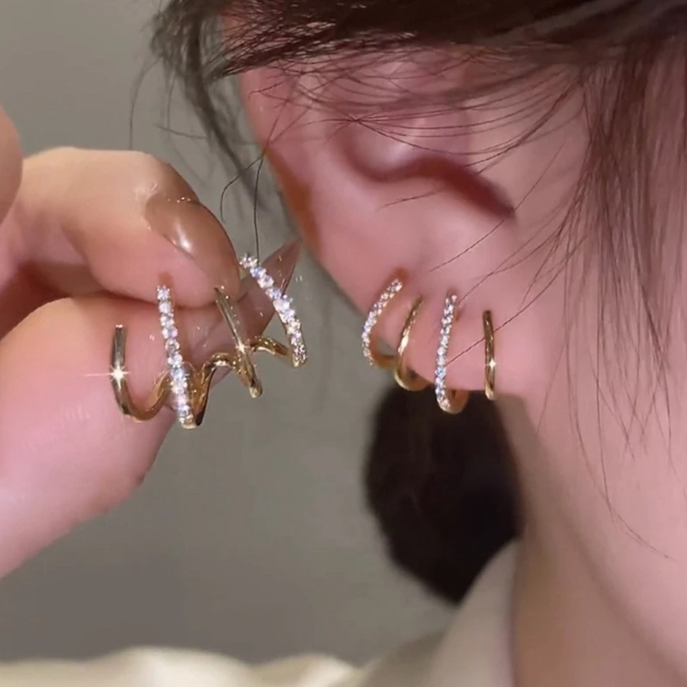 Four Layers Claw Setting Ear Cuff in Silver or Gold